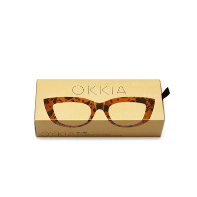 OKKIA Reading Claudia Big Cat Eye